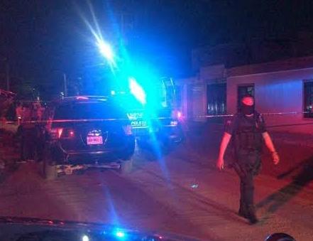 Menores encuentran muerto a su padre en una casa de Cancún