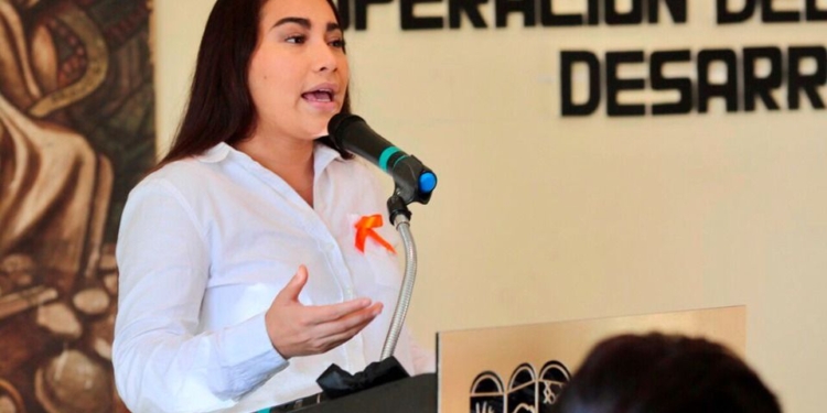 La Presidente Municipal. Mary Hernández.