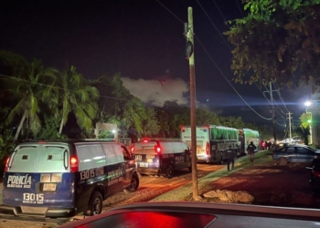 Trasladan a Chetumal a centenar de reos de cárcel de Playa del Carmen