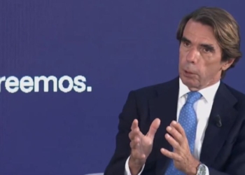 Aznar fue contratado por ENDESA, petrolera privatizada por él mismo