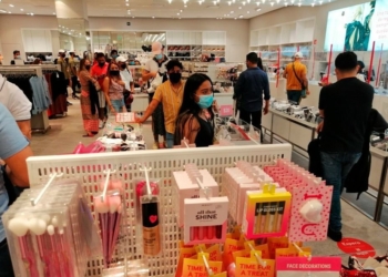 Exhorta la Condusef a no caer en gastos innecesarios con tarjetas de crédito en el Buen Fin