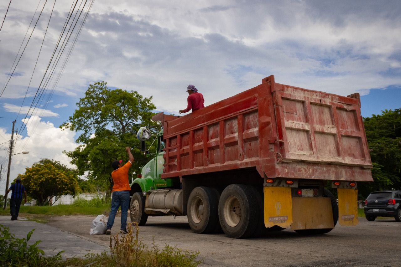 En puerta campaña de descacharrización en Chetumal: Yensunni Martínez