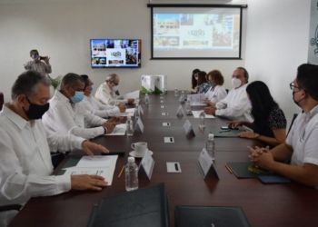 Firma UQRoo convenio de colaboración con red de universidades colombianas