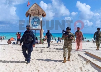 Mantienen fuerte operativo de seguridad en playas de la zona hotelera de Cancún