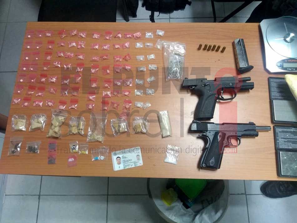 Policía detiene en Cozumel a presuntos narcomenudistas con armas y casi 50 mil pesos