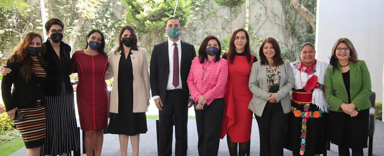 Participa Santy Montemayor en foro conmemorativo por el 68 aniversario del voto femenino, organizado por el TEPJF