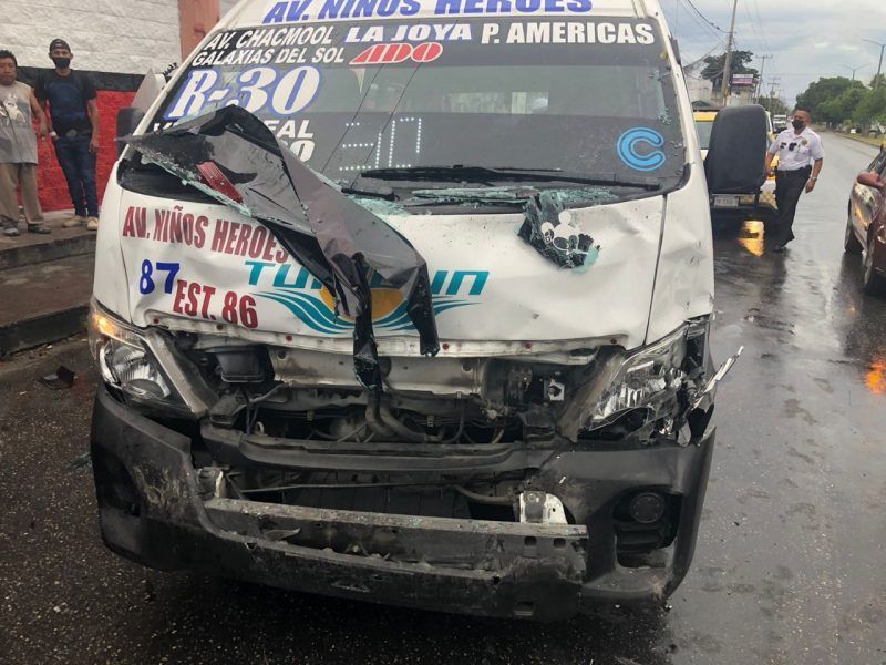 Cerca de una docena de lesionados, en accidente de transporte público