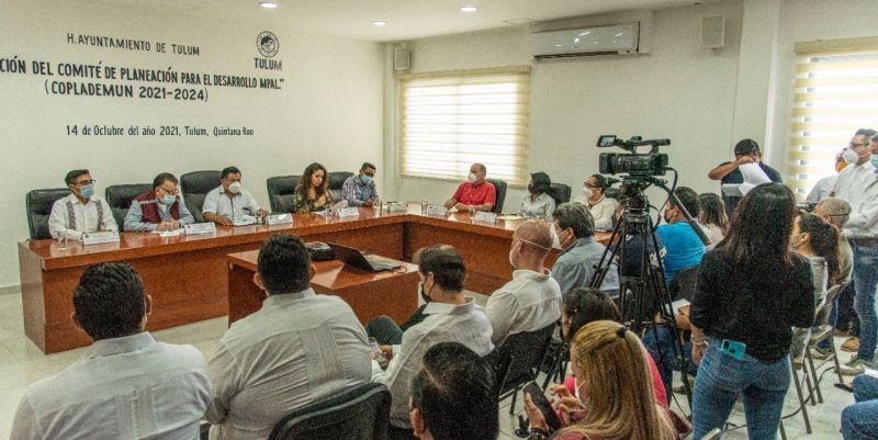 Instruye Marciano Dzul a la transformación de Tulum