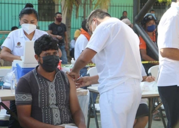 Inicia jornada de vacunación contra COVID-19 para personas con rezago en José María Morelos