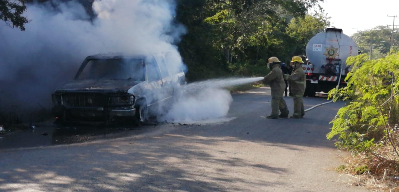 Sintió las llamas del infierno, al incendiarse la camioneta que conducía