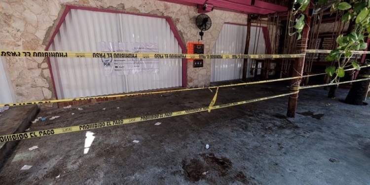 Tulum, 23 de octubre.- El secretario de Seguridad Publica, Lucio Hernandez, en el restaurante “La Malquerida” de Tulum, en torno a los hechos del miercoles en la noche cuando dos turistas fueron asesinadas. Habla sobre el operativo de seguridad implementaos en estos momentos en Tulum.