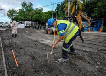 Ayuntamiento de Benito Juárez redobla bacheo en avenidas principales