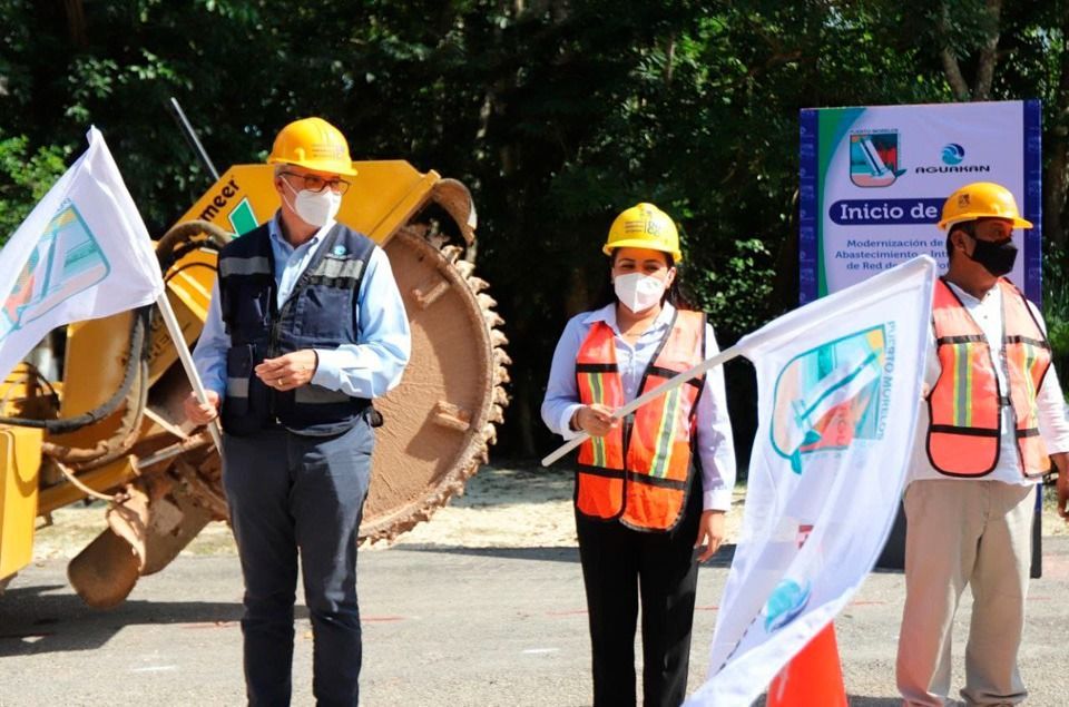 Ayuntamiento de Puerto Morelos activa obra de introducción de la red potabilizadora en comunidad de Puerto Morelos