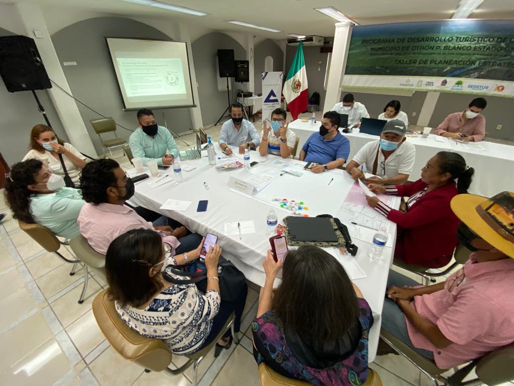 Representantes de 19 comunidades del Río Hondo, en un taller para promover actividades de turismo sustentable