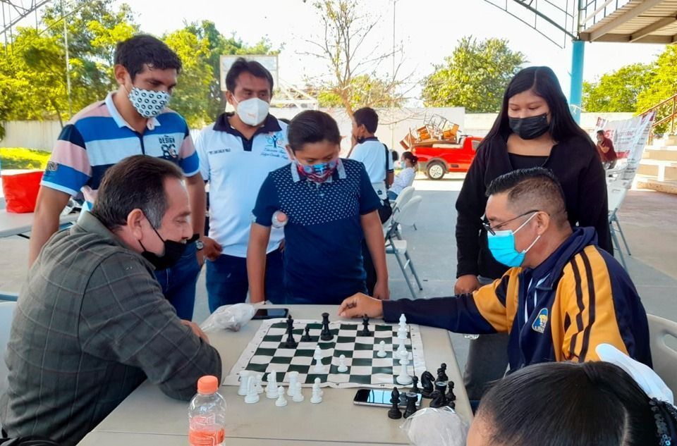 Consejo Municipal del Deporte de Felipe Carrillo Puerto fomenta práctica del ajedrez
