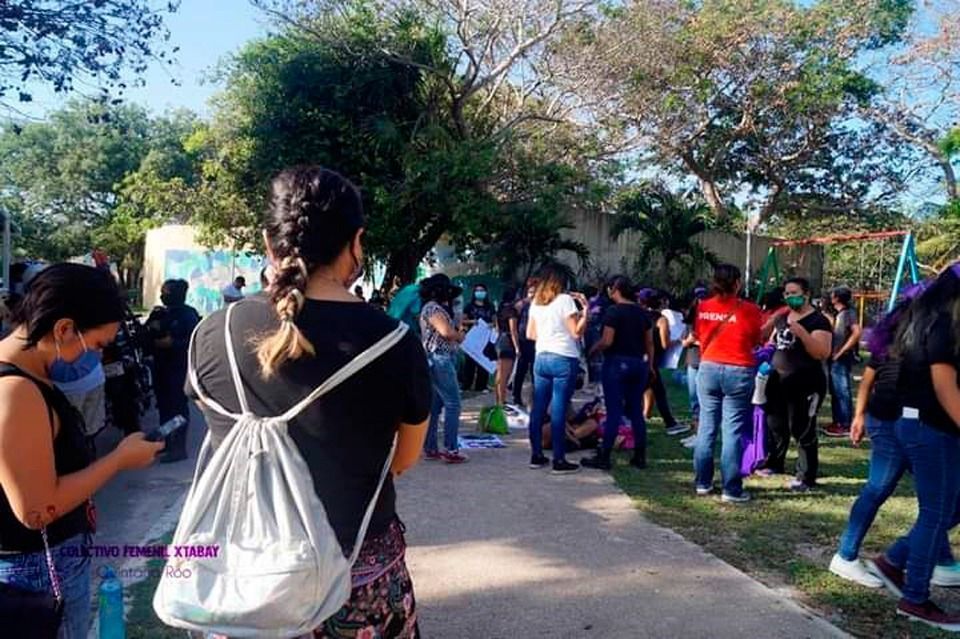 Feminista pide sanción contra presunto acosador