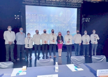 Gasolineros de México concluyen en Cancún reunión nacional