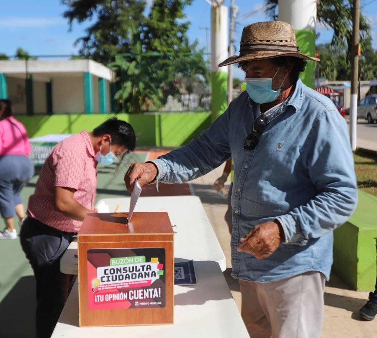 Acercamiento ciudadano en Puerto Morelos para elaborar el Plan Municipal de Desarrollo