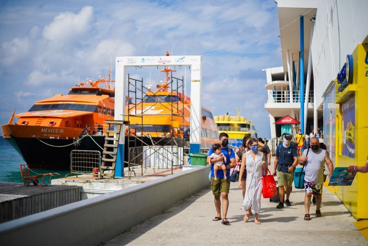 Navieras reanudan operaciones simultáneas en Cozumel tras año y medio por pandemia