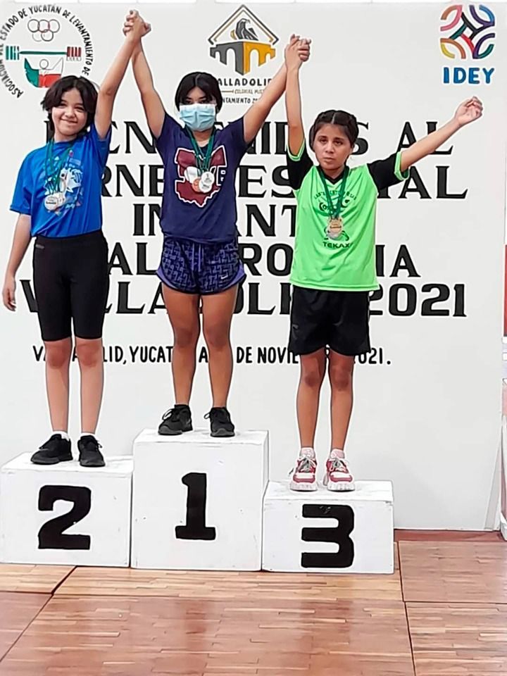 Pesistas morelenses arrasan en competencia en Valladolid