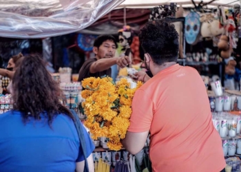 La Profeco vigila que no se cometan abusos mediante el operativo de Fieles Difuntos