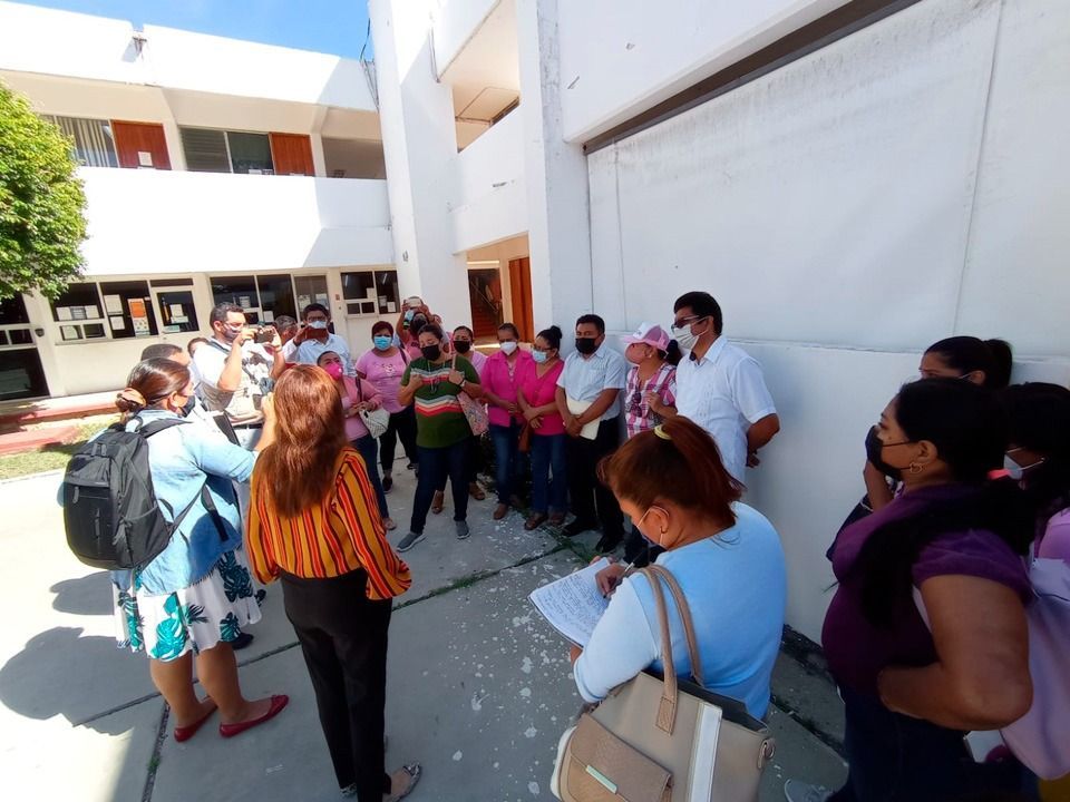 Trabajadores del DIF en Chetumal se manifiestan; piden respeto a sus derechos laborales