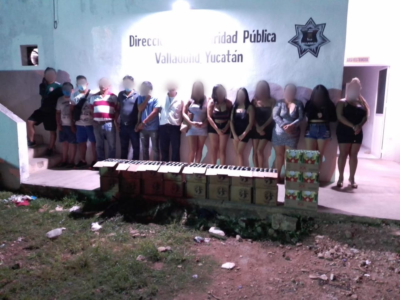 En operativo policíaco detienen a rijosos y desmantelan domicilio que funcionaba como clandestino y casa de citas