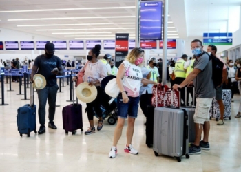 El aeropuerto de Cancún reporta 456 operaciones, entre ellas 230 llegadas