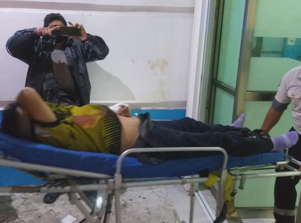 Balean a dos sujetos afuera de su casa en Cancún