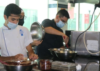 La Escuela Internacional de Gastronomía de la Anáhuac Cancún promueve el consumo de chocolate