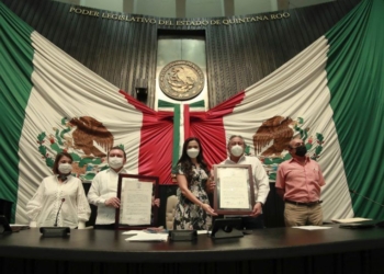 Mesa Directiva del Congreso de Quintana Roo entrega decreto que hace oficial sistema de justicia laboral en Q.Roo