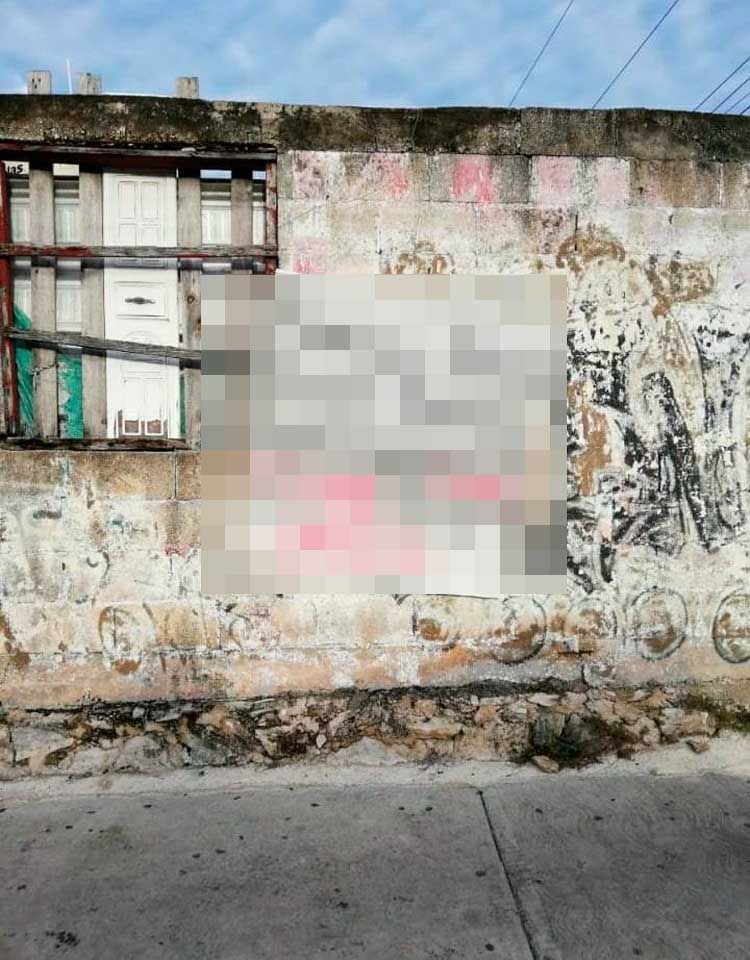 Cuelgan nueva manta con amenazas de muerte contra el Coordinador de la Cofepris en Playa del Carmen
