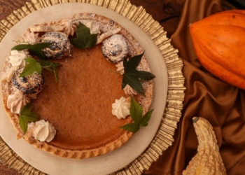 Dale un toque dulce a tu cena de Thanksgiving con el Pay de Calabaza de la Chef Gaby Ruiz