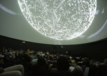 Estudiantes de Bachilleres de Puerto Morelos y la Red de Planetarios participan en la Noche de las Estrellas