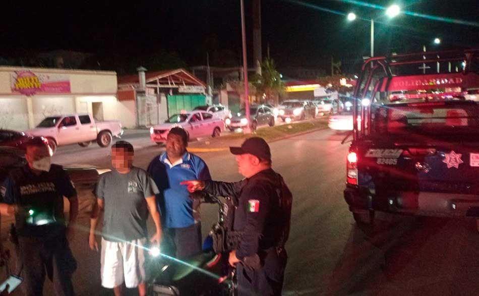La policía se lleva detenido a un violento individuo alcoholizado