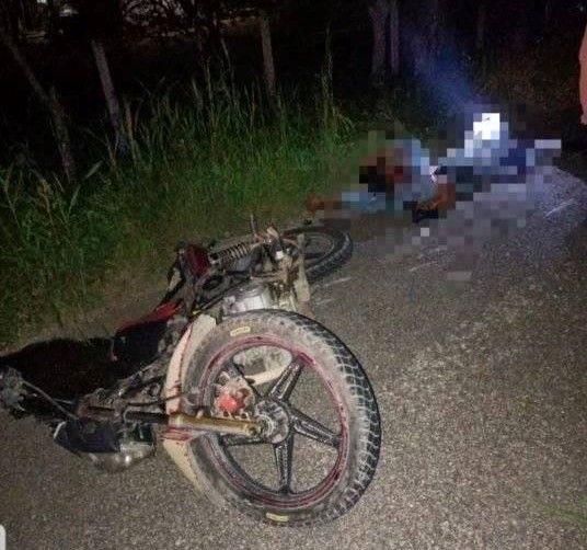 Se impacta contra pesada unidad y termina gravemente lesionado