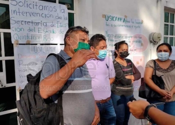 Maestros se manifiestan en Felipe Carrillo Puerto en contra de imposición de docente