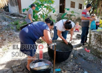 Dignatarios mayas se reúnen en centro ceremonial de Felipe Carrillo Puerto para agradecer a Dios y celebrar Noche Buena y Navidad