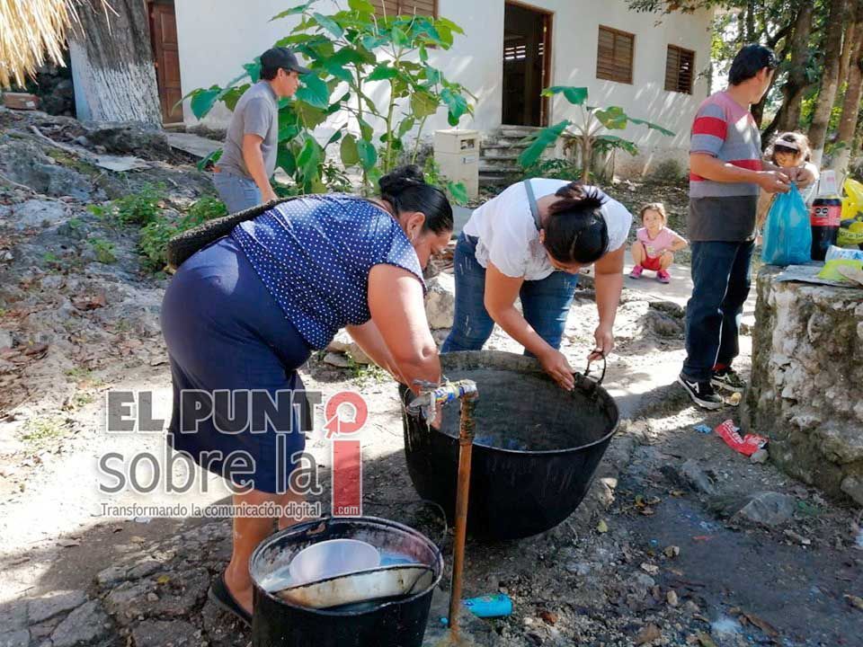 Dignatarios mayas se reúnen en centro ceremonial de Felipe Carrillo Puerto para agradecer a Dios y celebrar Noche Buena y Navidad