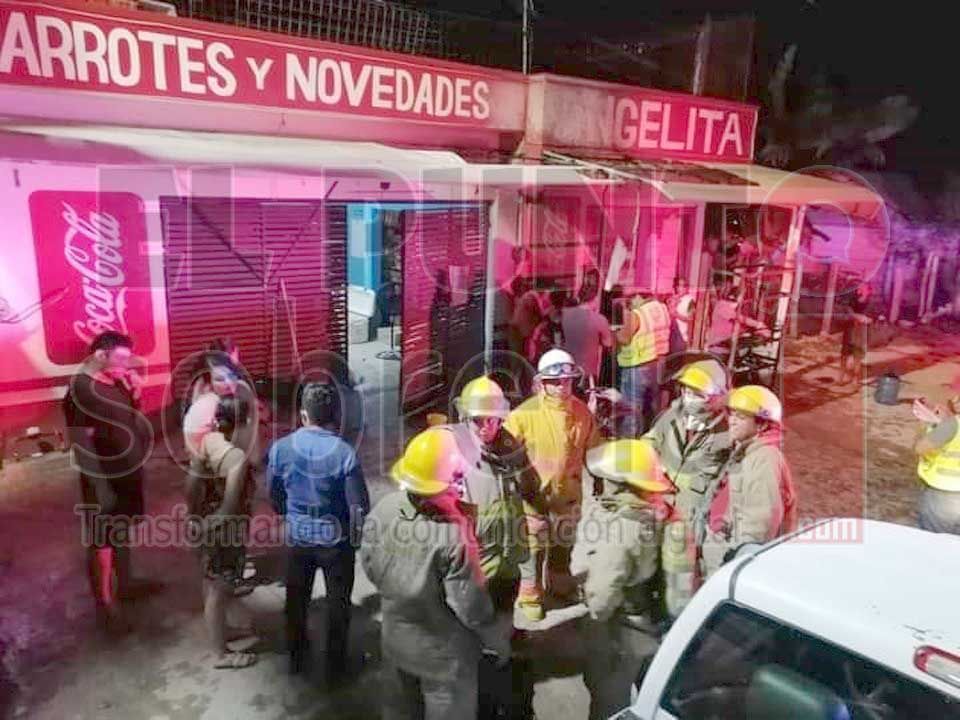 Incendio en tienda de pirotecnia deja pérdidas por 15 mil pesos en Calderitas