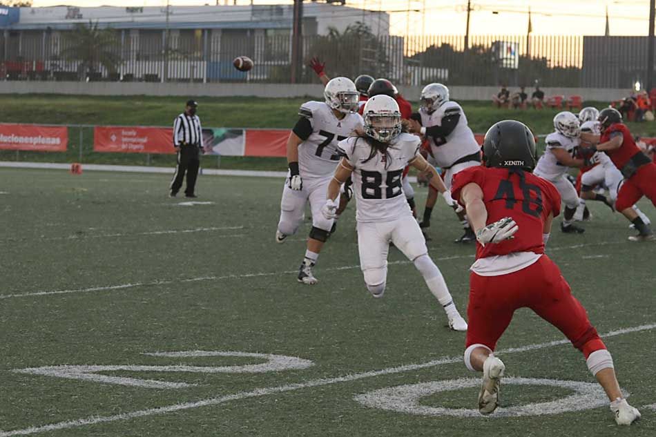 Leones Anáhuac Cancún supera 29-7 a Red Wolves de la Universidad de Arkansas State en futbol americano estudiantil