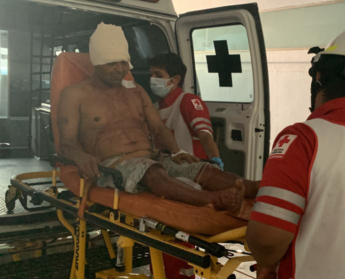 Machetean a sujeto en Cancún y le dejan mensaje de advertencia