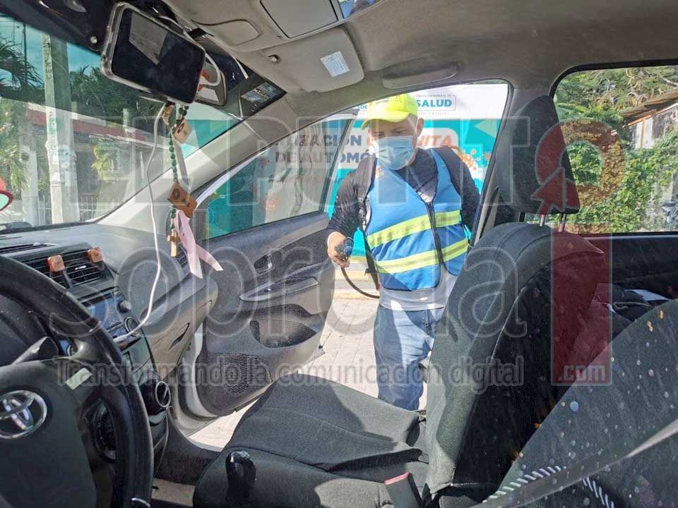 Realizan en Leona Vicario una jornada para desinfectar vehículos de manera gratuita