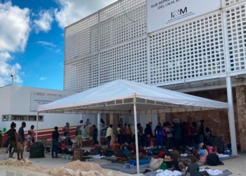 Segundo contingente de haitianos llega a instalaciones migratorias de Chetumal
