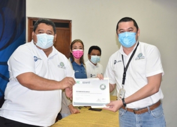 Principal casa de estudios de Carrillo Puerto entrega 49 certificados en Tecnologías de la Información a directivos, docentes y alumnos