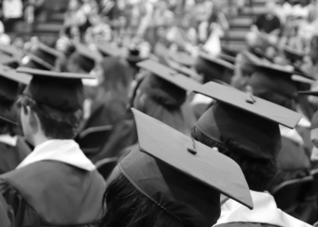 Inercia en educación superior inhibe creatividad y fomenta subdesarrollo