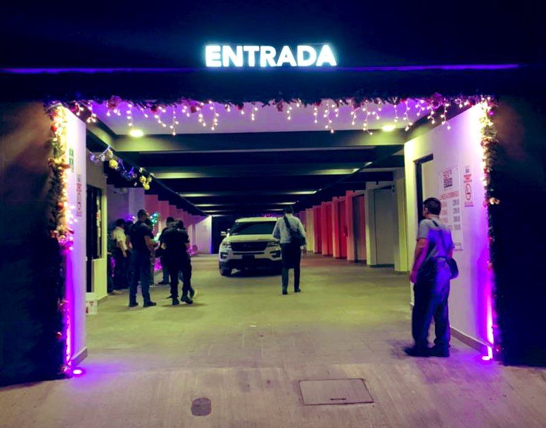 Rescatan a menor y detienen a 4 sujetos durante cateo a hotel en Cancún