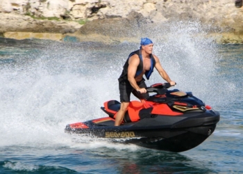 Sector náutico sugiere que Capitanía de Puerto ponga orden en el empleo de las motos acuáticas en el Caribe Mexicano
