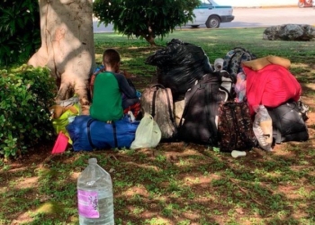 Refugiados haitianos instalan campamento a pocos metros del Palacio Municipal de Cancún