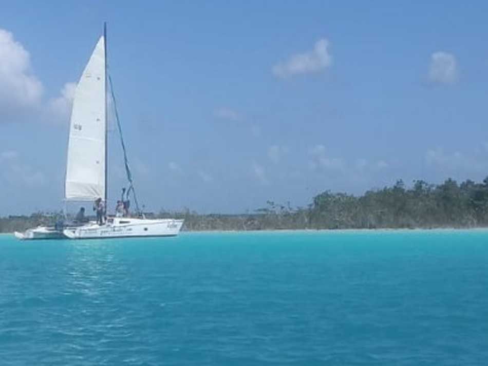 Pide activista regular tema de navegación en Bacalar para mantener sustentabilidad de su laguna